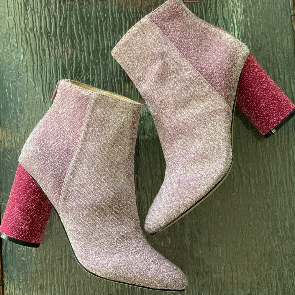 NWOB KATY PERRY MAYARI Boots. Purple and Pink Shimmer Size 8